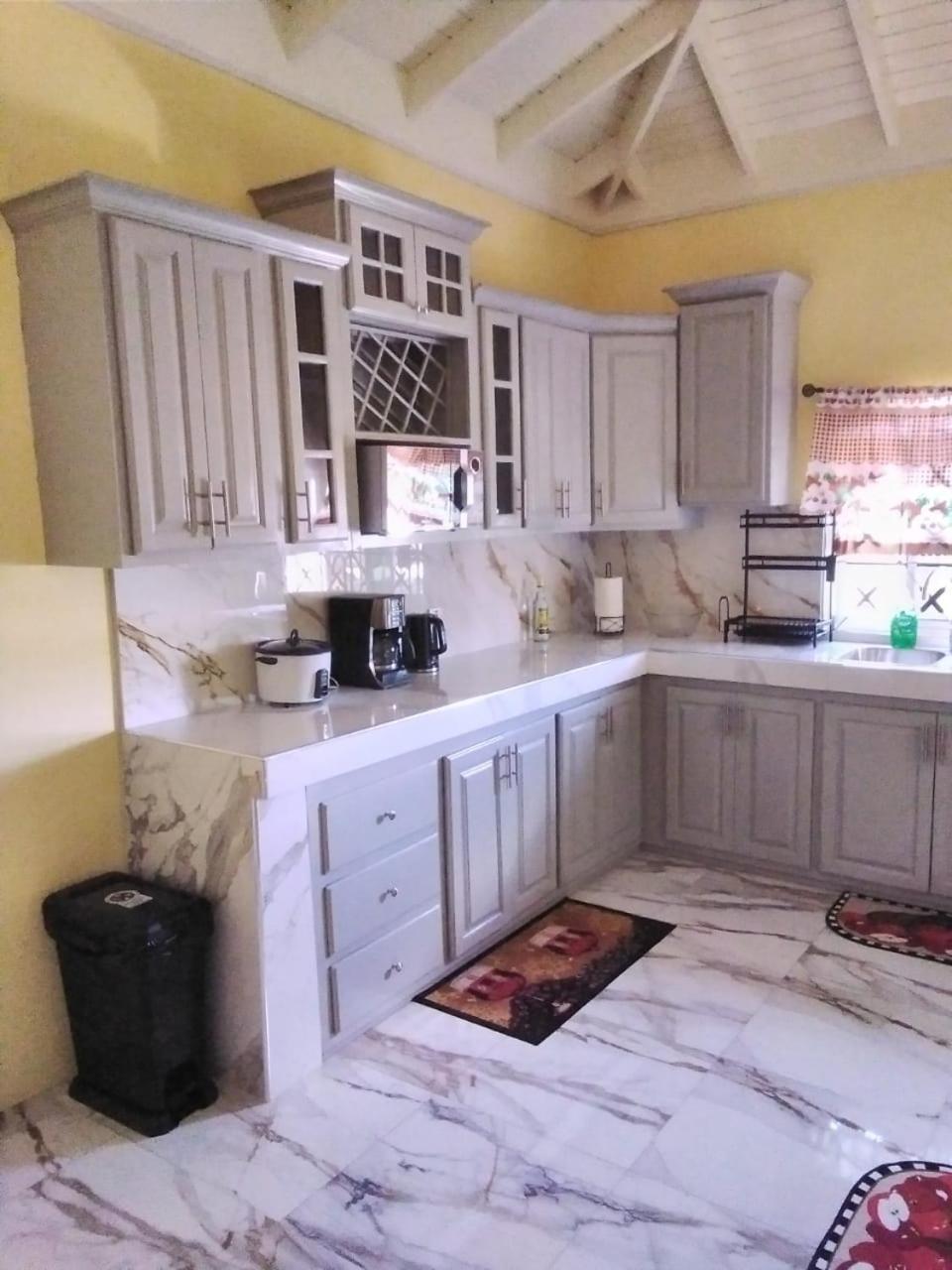 Jamaica Oasis Suite Portmore Bagian luar foto