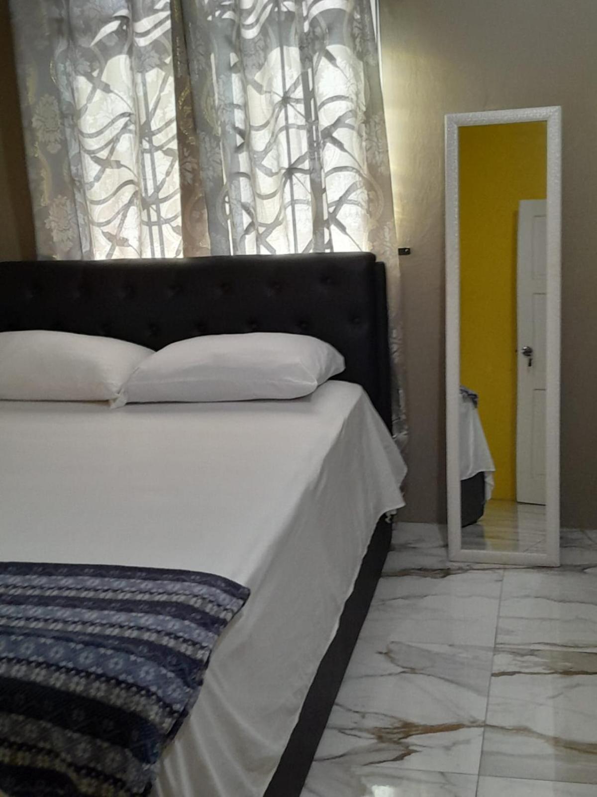 Jamaica Oasis Suite Portmore Bagian luar foto