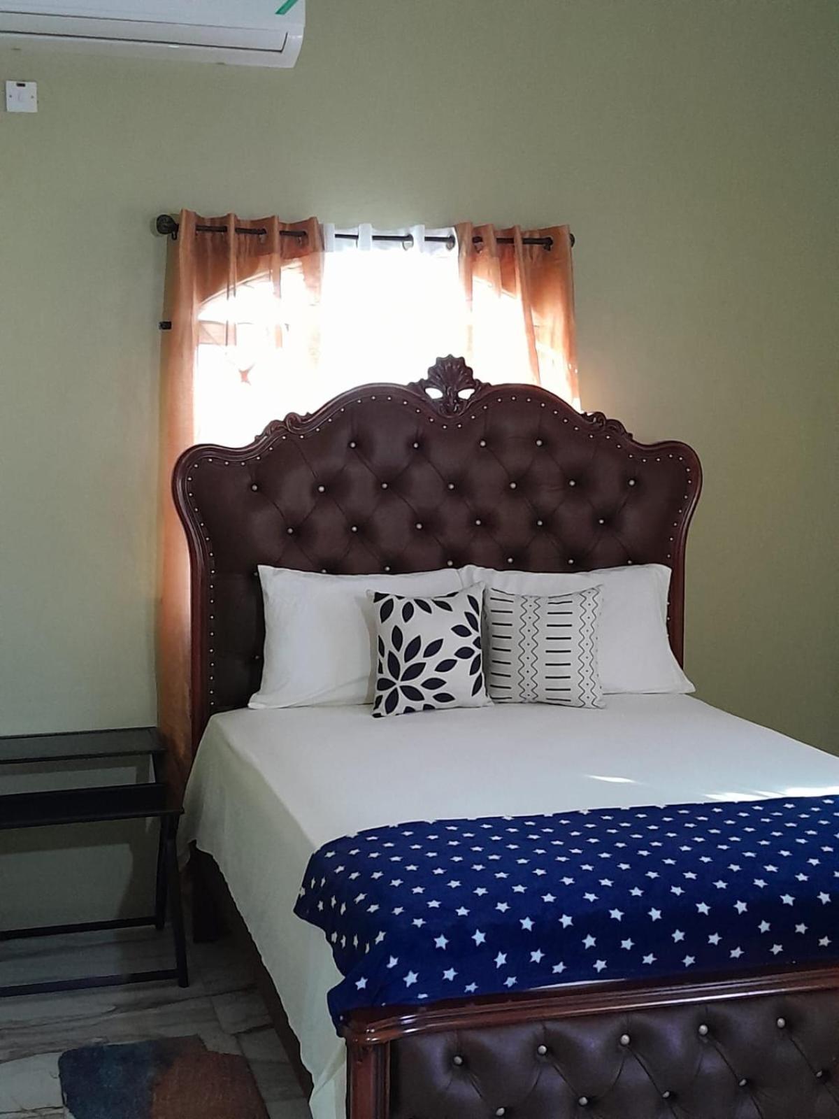 Jamaica Oasis Suite Portmore Bagian luar foto