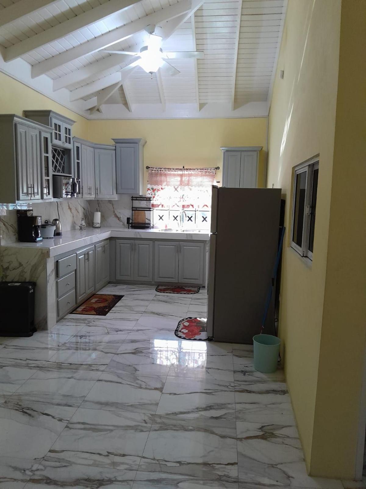 Jamaica Oasis Suite Portmore Bagian luar foto